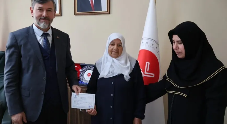 Hatay Analarla Ayağa Kalkıyor