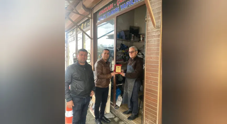 Hatay Ayakkabıcılar Odası’ndan Ustaya Vefa Plaketi