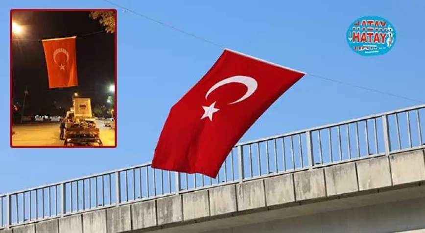 HATAY DEPREM VE TÜM ŞEHİTLER İÇİN YENİ YILA SADECE AYYILDIZLI BAYRAĞIN IŞIĞI İLE GİRECEK