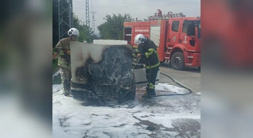 Hatay Erzin’de Seyir Halindeki Otomobil Alev Aldı