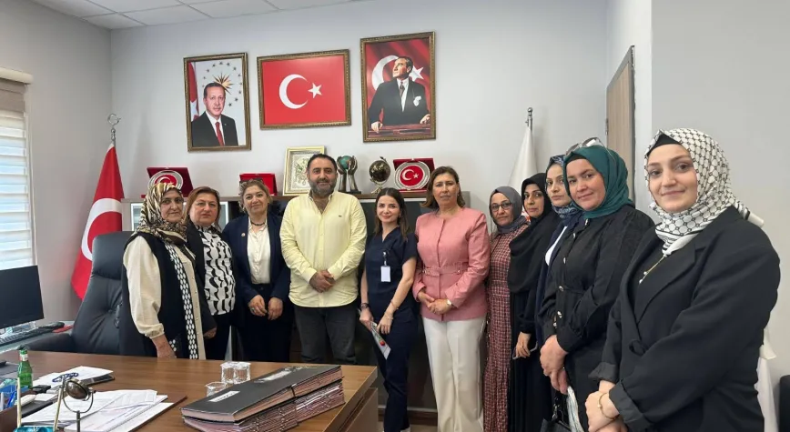 Hatay KAÇEP’ten Ebeler ve Annelere Anlamlı Ziyaret