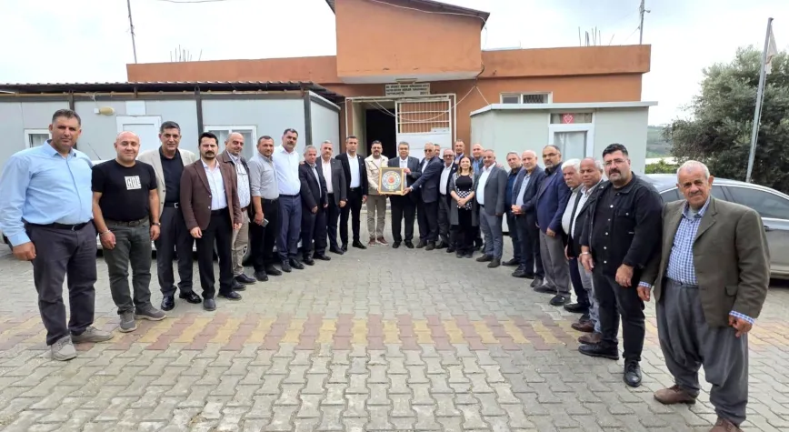 Hatay Muhtarlar Derneği’nden İl Sağlık Müdürü Sönmez’e Plaket