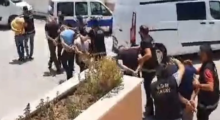 Hatay’da 11 adrese operasyon