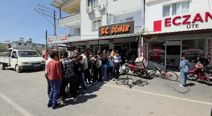 Hatay’da Esnaftan 23 Nisan’da Anlamlı Jest