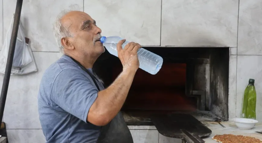 Hatay’da Fırıncıların Sıcakla İmtihanı: Günde 5 Litre Su İçiyorlar