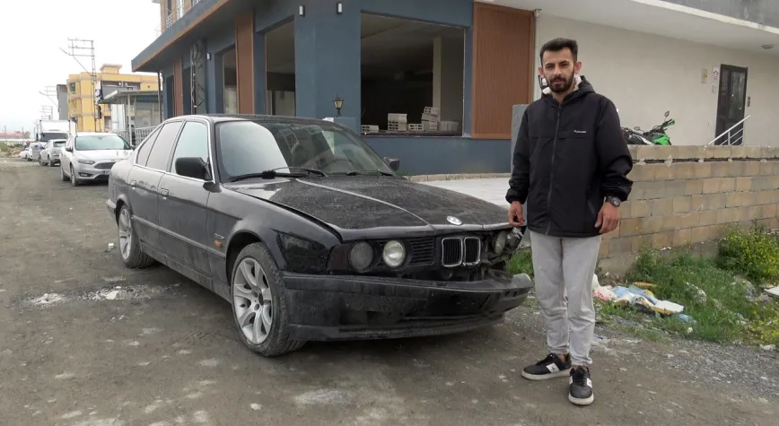 Hatay’da Fırtına Çatıyı Uçurdu, Araçlar Zarar Gördü