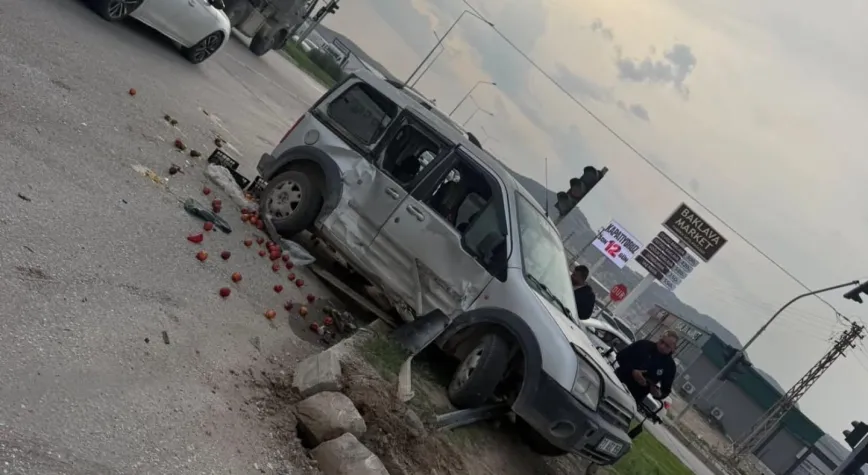 Hatay’da Kamyonetle Çarpışan Araçta 1 Kişi Yaralandı