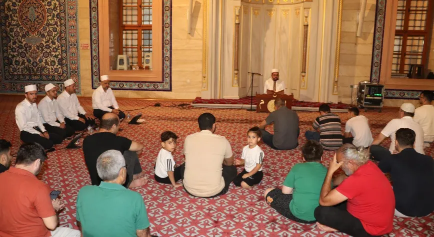 Hatay’da Mevlit Kandili Camilerde Dualarla İdrak Edildi