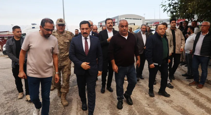 Hatay’da Mobilya Fabrikasında Yangın: Vali Masatlı İnceledi