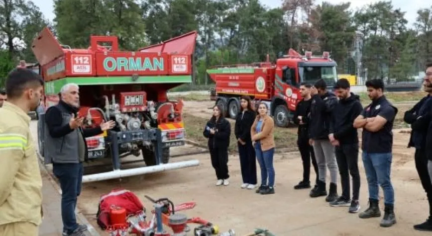 Hatay’da Orman Gönüllülerine Afet ve Yangın Eğitimi Veriliyor