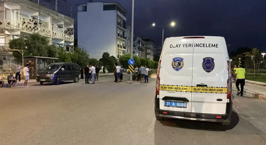 Hatay’da Panelvanın Çarptığı 71 Yaşındaki Kadın Ağır Yaralandı