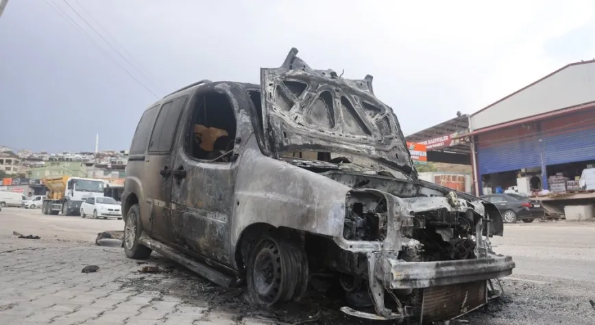 Hatay’da Seyir Halindeki Fiat Doblo Alev Alev Yandı