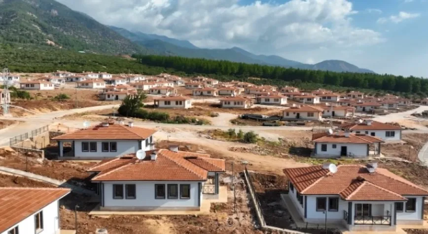 HATAY’DA YIL SONUNA KADAR 5 BİN KÖY EVİ TESLİM EDİLECEK