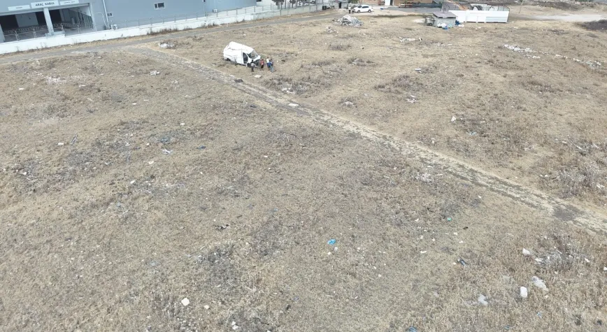 Hatay’daki Araç Mezarlığından Geride Sadece 1 Minibüs Kaldı