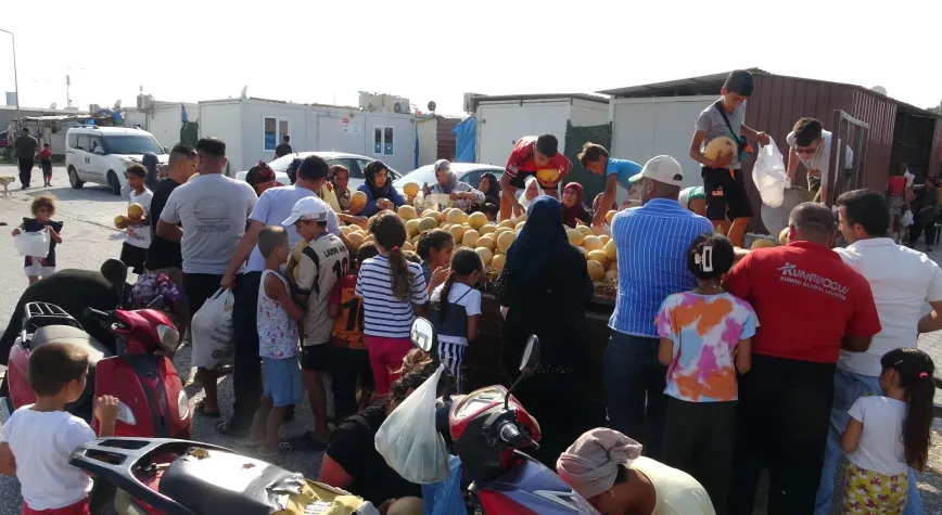Hataylı Çiftçiden Depremzedelere 50 Ton Kavun Hayrı