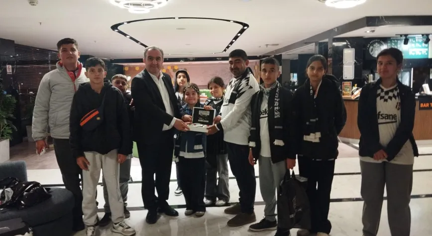 Hataylı Depremzede Öğrenciler Beşiktaş Maçını Tribünden İzledi