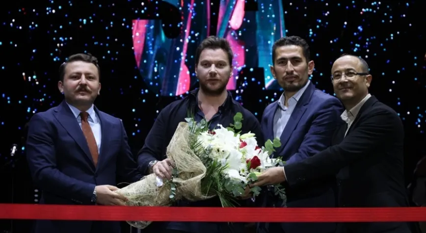HATAYLILAR CUMHURİYET KONSERİNDE DOYASIYA EĞLENDİ