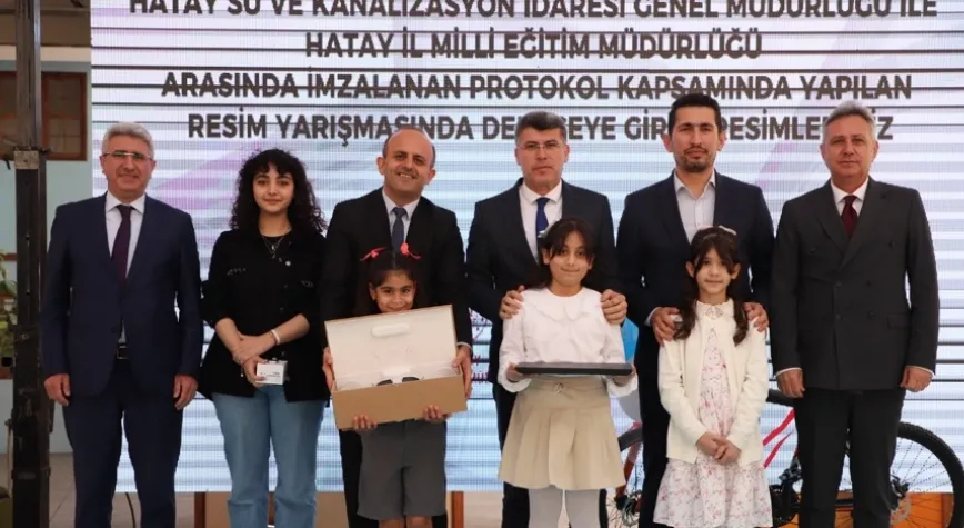 Hayat Ve Su Tuvaller Üzerinde Sanata Yansıtıldı