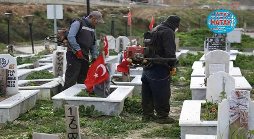 HBB’DEN DEPREM ŞEHİTLERİ MEZARLIĞINA ÇEVRE DÜZENLEMESİ