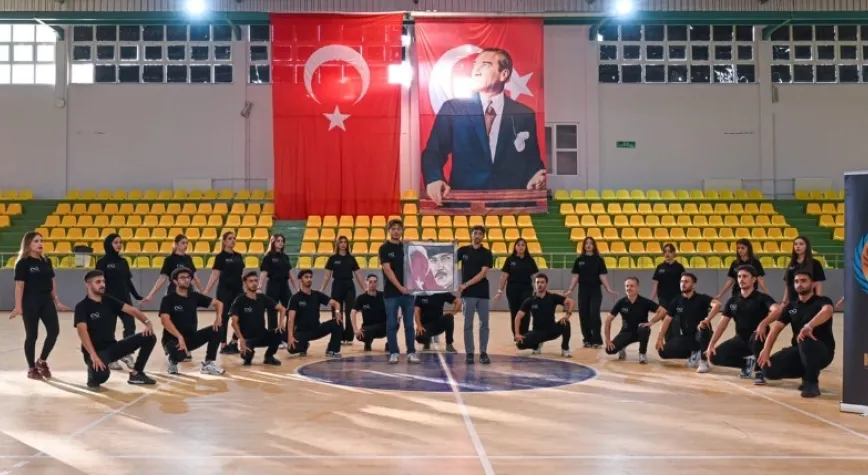 HMKÜ'de 10 Kasım Atatürk'ü Anma Programı Kapsamında Mozaik Çalışması ve Zeybek Gösterisi Gerçekleştirildi