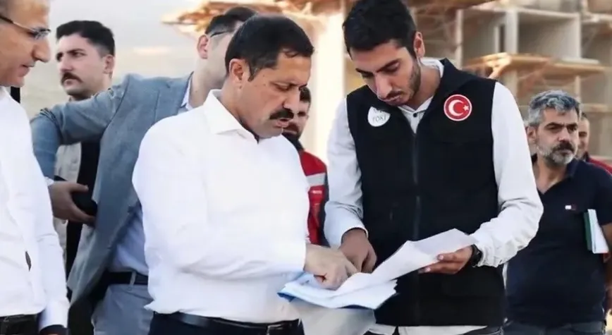 Hükümet Konağı Ve Afet Konutlarını İnceledi