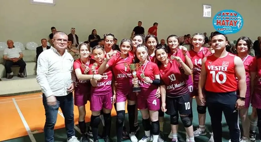 HÜRRİYET ORTAOKULU ŞAMPİYON