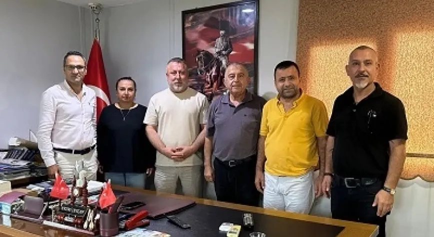 İGC'DEN NAZMİ CEYLAN’A TEŞEKKÜR PLAKETİ