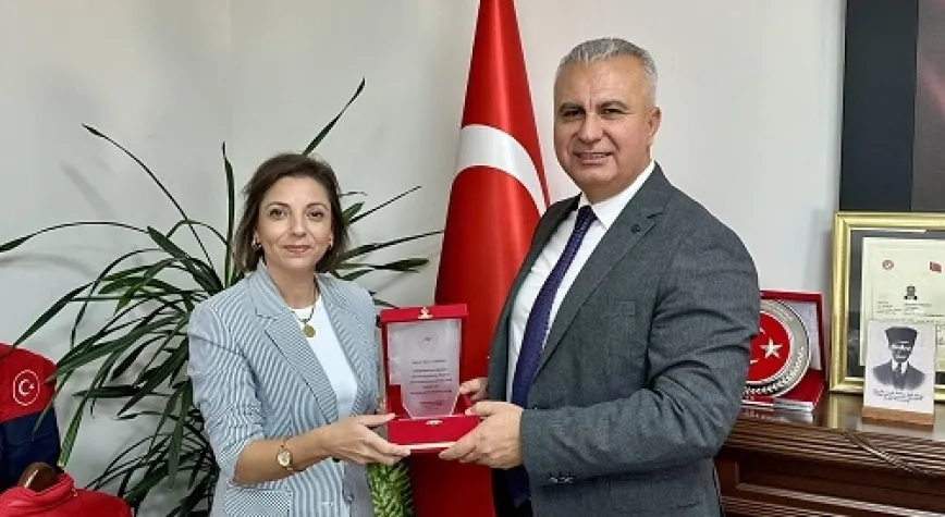 İl Müdürü Türkmen’den Personeline Teşekkür Plaketi
