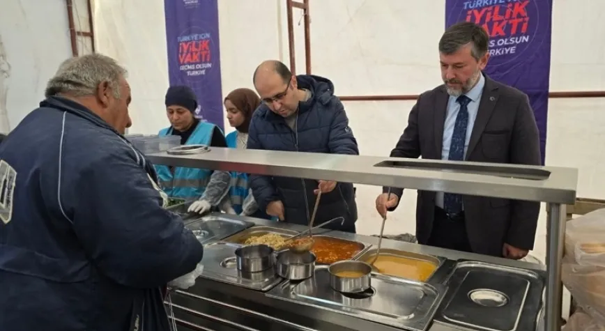 İl Müftüsü İyilik Çadırında Orucunu Açtı