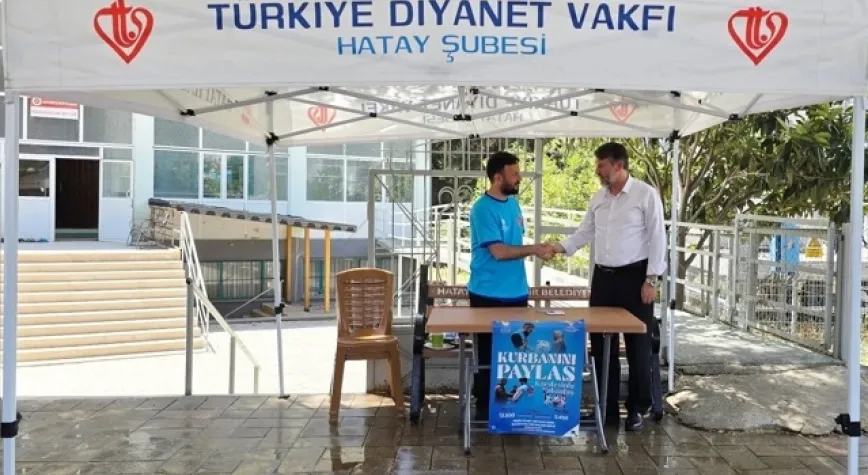 İl Müftüsü Mevlüt Topçu’dan Kurban Bağış Standına Ziyaret