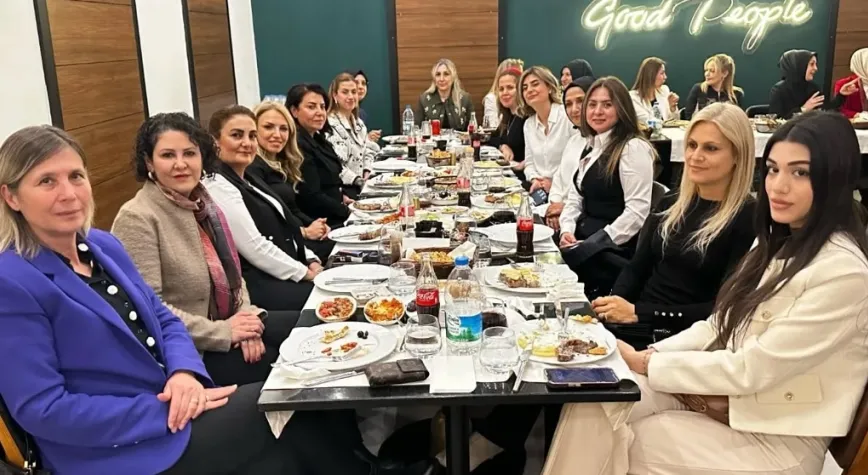 İlçe Protokolün Eşleri İftarda Bir Araya Geldi