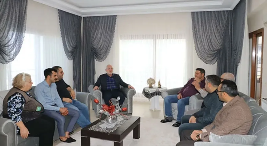 İŞİTME ENGELLİ ÇALIŞANA ‘GEÇMİŞ OLSUN’ ZİYARETİ