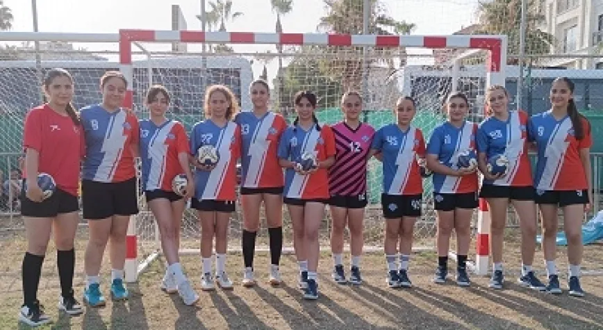 İSKENDERUN BELEDİYESİ HENTBOL TAKIMI LİDERLİĞE YÜKSELDİ