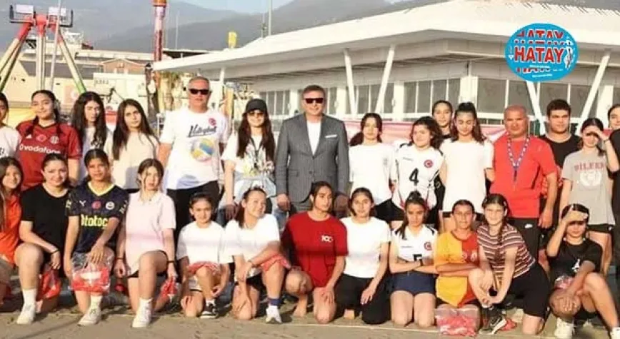 İSKENDERUN BELEDİYESİ VOLEYBOL TURNUVASI START ALDI