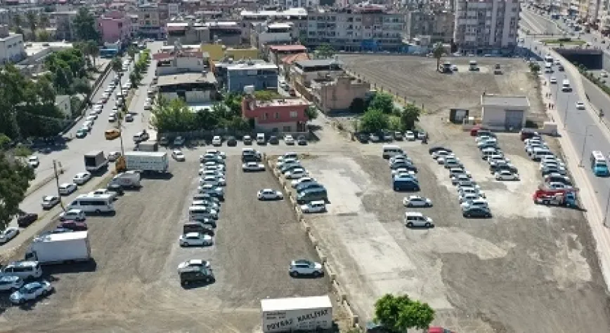 İSKENDERUN BELEDİYESİNİN ÜCRETSİZ OTOPARK HİZMETİ TAKDİR TOPLADI!