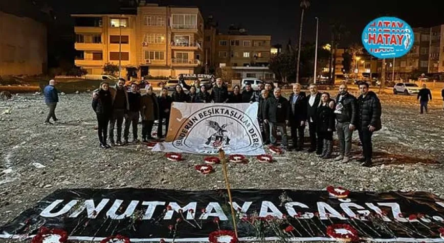 İSKENDERUN BEŞİKTAŞLILAR DERNEĞİ EDA APARTMANI ÖNÜNDE ANMA ETKİNLİĞİ