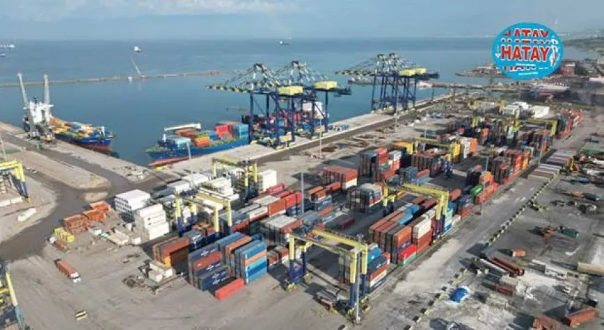  İSKENDERUN LİMANINDA DEPREMİN YARALARINI HIZLA SİLİYORUZ