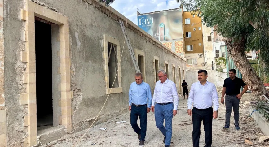 İskenderun Lisesi’nde Restorasyon Çalışmaları Devam Ediyor