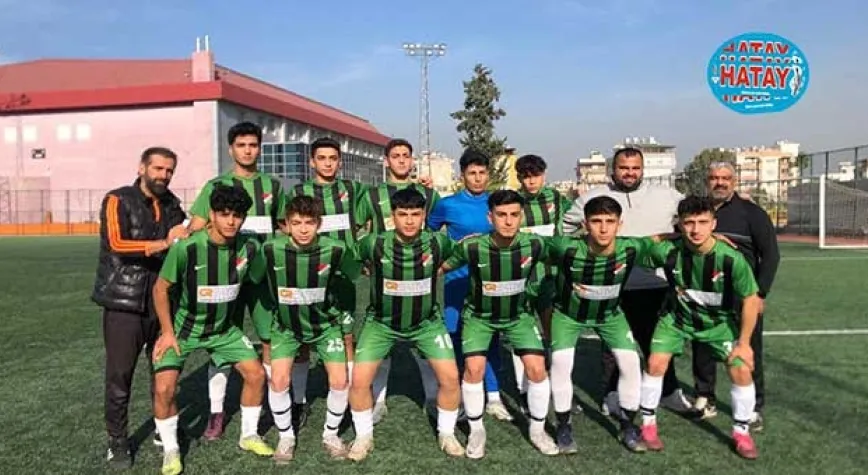 İSKENDERUN MEYDANSPOR'UN GENÇLERİ AĞABEYLERİNE GÖZ KIRPTI