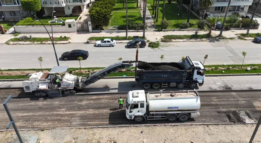 İskenderun Sahilinde Yol ve Peyzaj Yenileme Çalışmaları Sürüyor