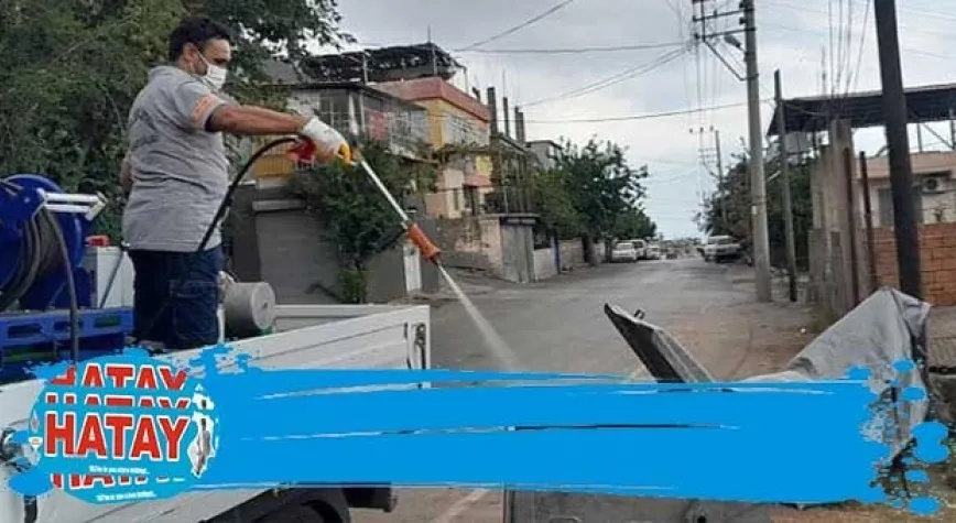 İSKENDERUN'DA İLAÇLAMA DEVAM EDİYOR