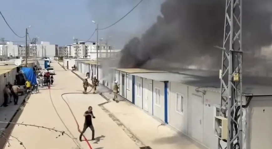 İskenderun’da İSTE Kampüsünde Konteyner Yangını