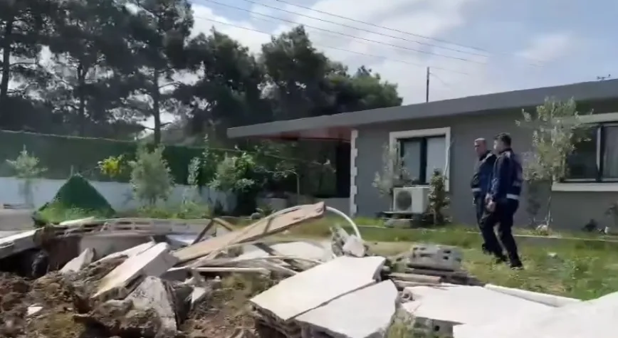 İskenderun’da Kaçak Evler Yıkılıyor
