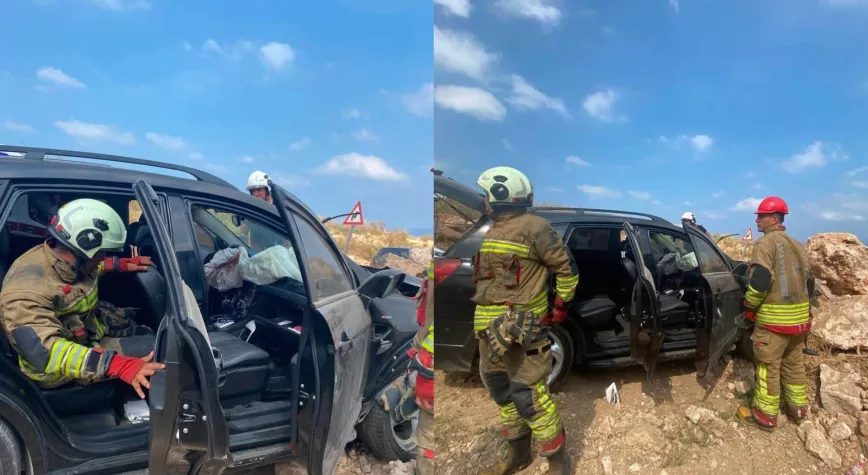 İskenderun’da Kayalıklara Çarpan Otomobilde Sürücü Yaralandı