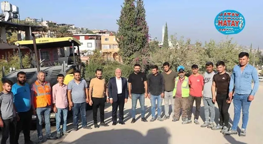 İSKENDERUN'DA YOLLAR GÜZELLEŞİYOR