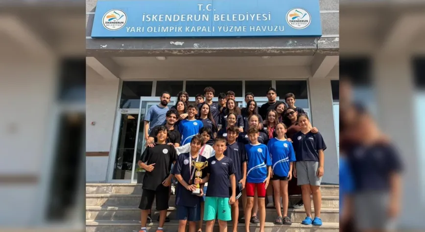 İskenderun’da Yüzücülerden 59 Madalyalık Başarı