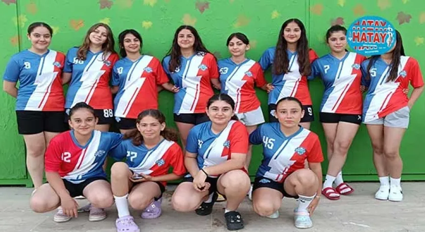 İSKENDERUNLU HENTBOLCU KIZLARIMIZ ALANYA'DA TURNUVAYA GALİBİYETLE BAŞLADI