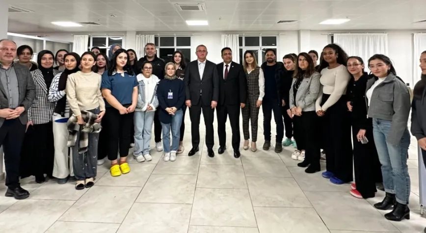 İSTE REKTÖRÜ DURUEL’DEN KYK KIZ ÖĞRENCİ YURDUNA ZİYARET