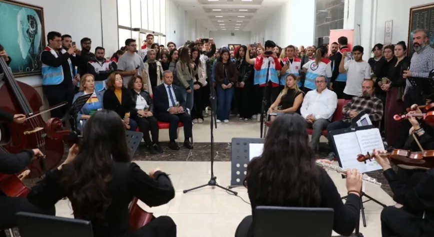 İSTE’de Öğretmenlere Özel Müzik Dinletisi