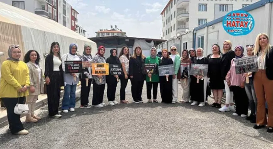 Kadın kolları üyeleri İsrail'in saldırılarını protesto etti